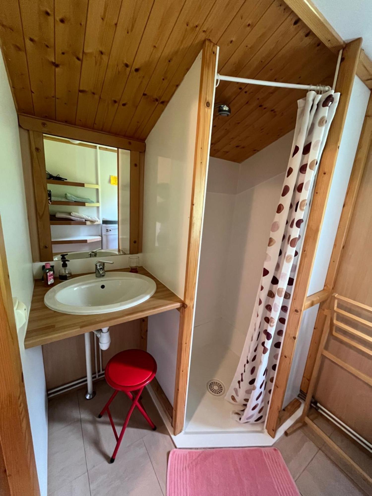 Les Chalets Du Piou Bussieres  Eksteriør bilde